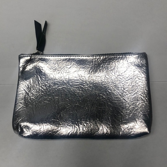 ipsy Handbags - Ipsy silver makeup bag